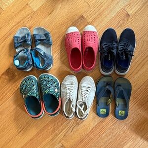 Lot of 5 pairs of Kids Shoes Size 1 (Y) and one 13.5 (Y)